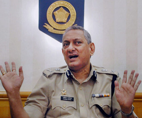 Two senior IPS officers, who were in the race for the coveted post of Mumbai Police Commissioner but were left disappointed as their junior Rakesh Maria was chosen for the job, have gone on leave claiming that injustice has been done to them. PTI Photo