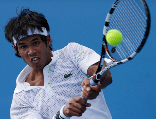 Indian tennis star Somdev Devvarman sailed into the quarterfinals of the USD 100,000 ATP Delhi Open after notching up an easy 6-2 6-2 victory over an erratic Di Wu of China here today. AP File Photo