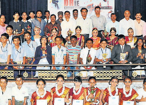 Winners of various competitions held as part of DHiE Fest-2014, organised at Vivekananda Hall, Mahajana PU College, in Mysore, on Saturday. DH PHOTO