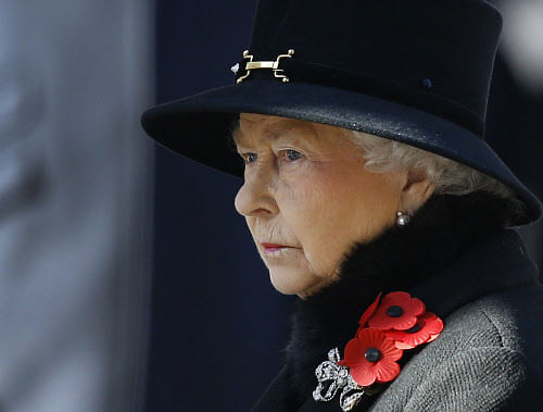87-year-old Queen Elizabeth II is living in a palace surrounded by the most polluted air in all of Britain, a media report said today. AP photo