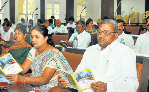 ZP members during the budget presentation held at Zilla Panchayat premises, in Mysore, on Tuesday. DH PHOTO
