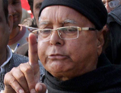 Rashtriya Janata Dal (RJD) president Lalu Prasad on Tuesday foiled Chief Minister Nitish Kumar's plan to split his party, a day after nine out of 13 rebel RJD MLAs pledged their loyalty to Nitish and extended support to the Janata Dal-United (JD-U). PTI file photo