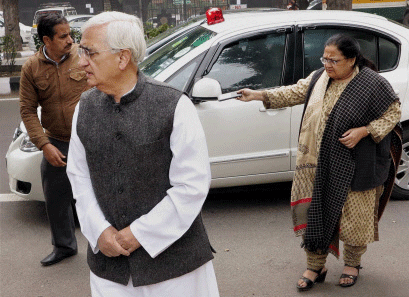 Union minister Salman Khurshid was shown black flags today by BJP youth wing workers, who were protesting over a remark made by him against Narendra Modi. PTI