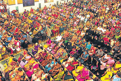 A large number of women taking part in the women's convention in Udupi on Saturday. DH Photo