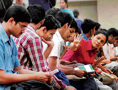 Only a handful of students opt for pure sciences, as per the Economic Survey of Karnataka 2013-14. DH file photo