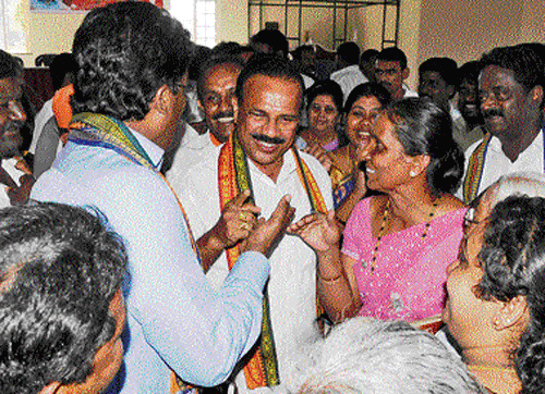 Bangalore North BJP candidate D V Sadananda Gowda  campaigns in Bangalore on Monday. dh photo