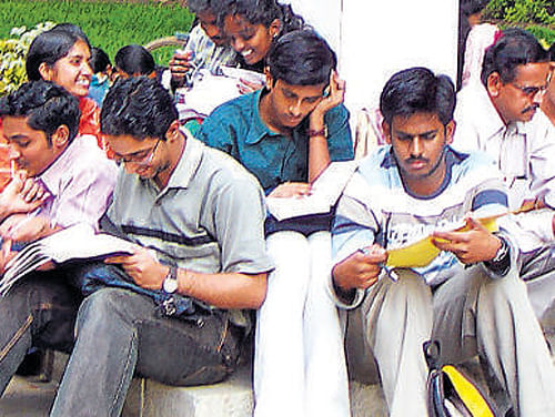 One of the biggest issues confronting Indian universities is their absence from the list of top-ranking varsities across the world. The best rank we have is for the Indian Institute of Technology (IIT), Delhi, at 222 in 2013, down from 181 in 2009 as per the QS World University Rankings. DH file photo for representation only