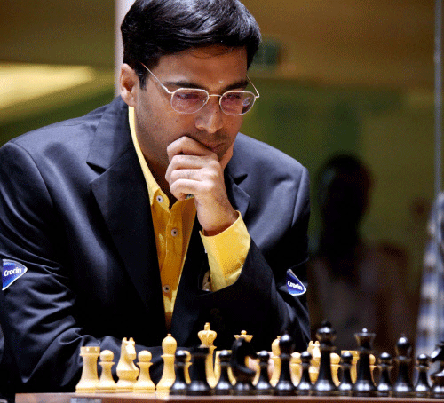 Five-time world champion Viswanathan Anand signed peace with Peter Svidler of Russia in the seventh round to play out his fourth consecutive draw at the Candidates' chess tournament here, PTI photo