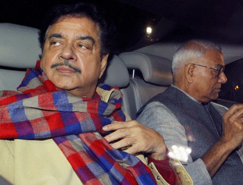 Why would Sonakshi campaign for party, asks Shatrughan Sinha. PTI Image