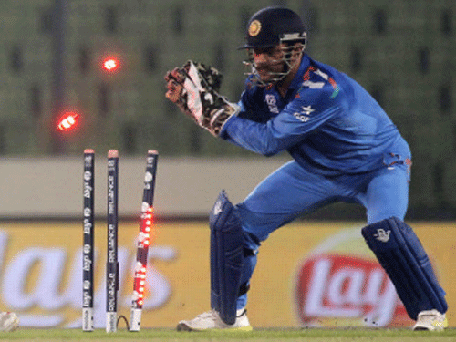 No question of removing Dhoni from captaincy, cricket legend Kapil Dev. Reuters Image