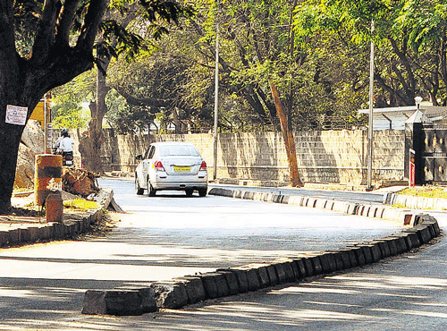 Just like this median on Jayamahal Extension, there are many medians and road dividers which do not have reflective paint or reflectors on them, DH photo