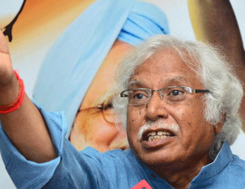 Madhusudan Mistry, the Congress candidate in Vadodara who would take on the BJP Prime Ministerial candidate and Gujarat Chief Minister Narendra Modi, was happy to find himself pitted against the saffron party's strong man at his home turf. PTI File Photo