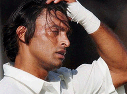 Shoaib Akhtar is now ready to bowl on a different pitch as the Rawalpindi Express is likely to coach the State Bank of Pakistan in the upcoming season, PTI file photo