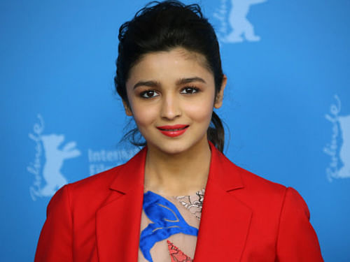 Alia likely to be paired with Shahid Kapoor in 'Shaandar', Ap photo