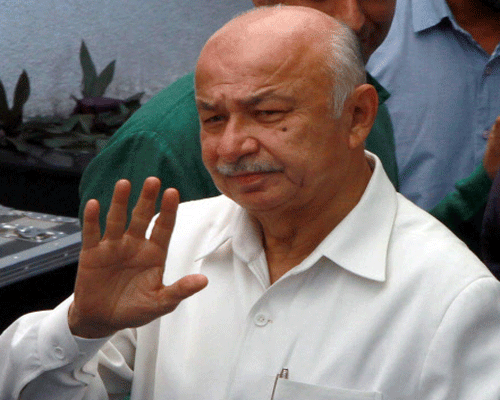 Sushil Kumar Shinde looks well set to romp home to a fourth Lok Sabha term from this traditional Congress bastion where the BJP challenge appears insipid despite the perceived Modi wave, PTI photo