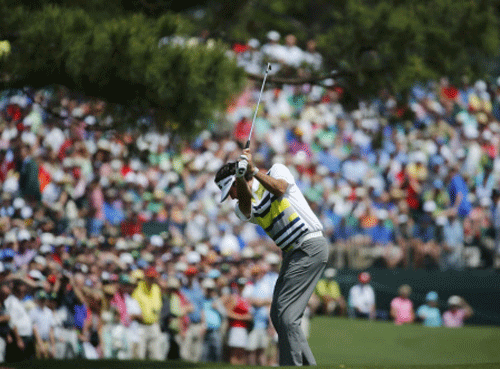 U.S. golfer Bubba Watson hits a shot on the 17th hole during the second round of the Masters golf tournament at the Augusta National Golf Club in Augusta, Georgia. Reuters photo