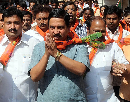 BJP Karnataka unit President Prahlad Joshi campaigns at CBT Kilaa in Hubli on Tuesday. KPN