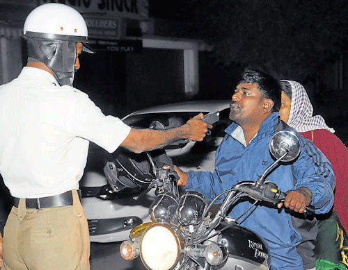 The City traffic police have decided to write to the Regional Transport Authorities, recommending cancellation of driving licences of 954 people who were found guilty of drunken driving (DD). Police checked as many as 14,604 vehicles. DH Photo