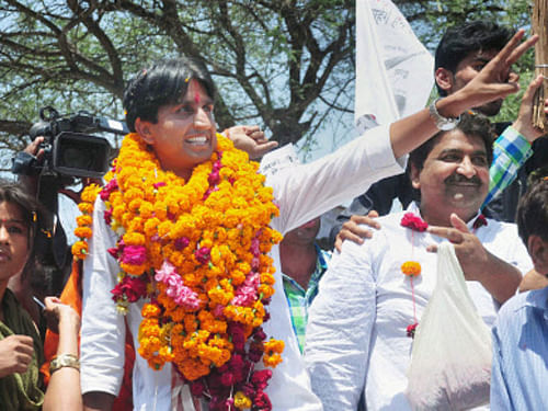 Having got into trouble for praising RSS, Aam Aadmi Party candidate against Rahul Gandhi from here Kumar Vishwas today said the Hindu nationalist group's discipline was as good as that of militant outfit Lashkar-e-Taiba. PTI photo