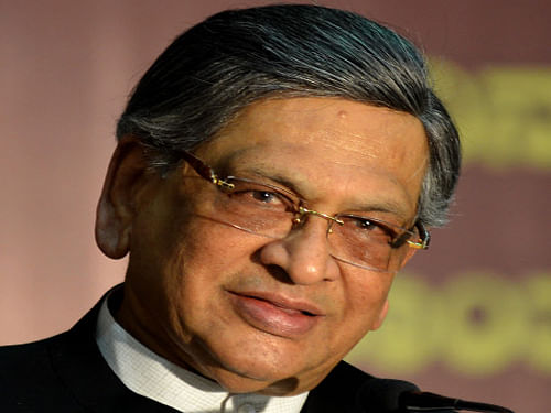 Former external affairs minister S M Krishna said that India could not afford to hand over leadership of the nation to a party, which had no clarity on nuclear issues. DH Photo