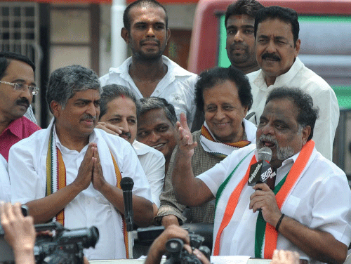 A high-octane campaign for the single-phase April 17 Lok Sabha polls in Karnataka, where both Congress and BJP are betting high in a fierce close contest, ended this evening. DH photo