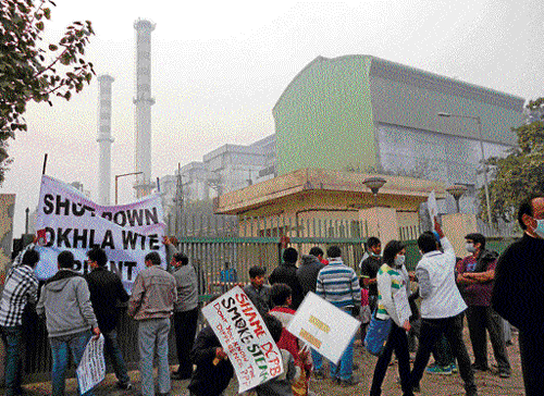 Residents protest at the gate of the waste-to-energy plant in Okhla. They allege that the plant has been emitting excessive toxic ash.