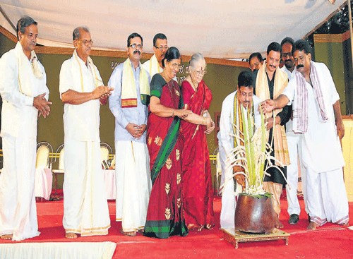 Bunts Association (Mumbai) President CA Shankara Shetty inaugurates 'Bisu Sammilana' in Mangalore, on Saturday.  DH photo