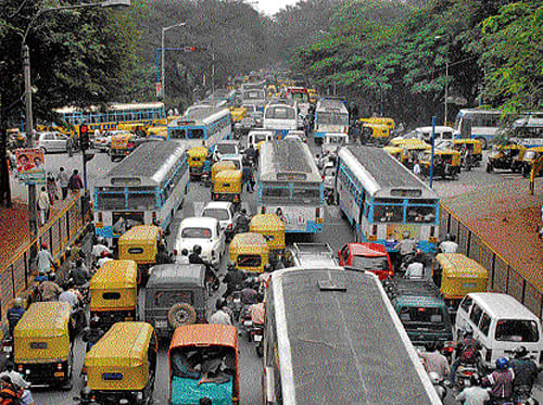 In a city with lakhs of vehicles plying on the roads daily, traffic jams are inevitable. DH photo
