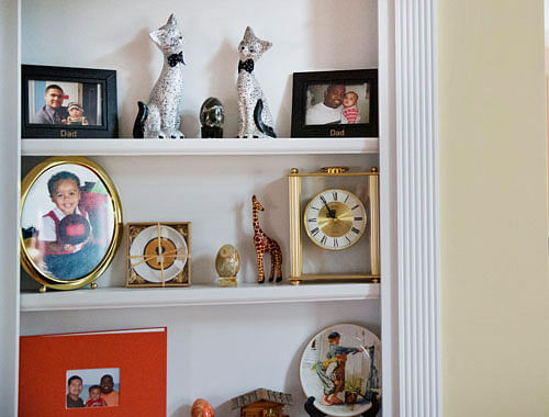 The most appropriate decorative accessories that can be integrated in any home setting are the photos. AP photo