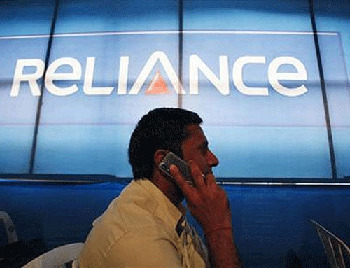 Reliance Capital, which is looking to acquire Jignesh Shah-led Financial Technologies' stake in Multi Commodity Exchange (MCX), has complained to the regulator FMC about ''lack of co-operation'' and non-sharing of key information by the commodity bourse and the seller. Reuters file photo