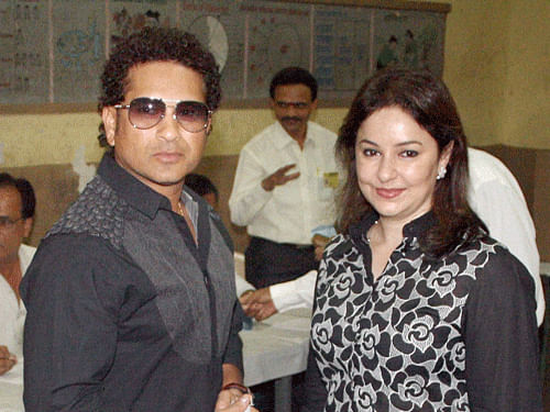 Sachin Tendulkar may have won the Bharat Ratna, but according to the Goa government's records, he is a 'casual labourer' and a beneficiary of the MGNREGS. And so are his wife and two children, says an NGO. PTI file photo