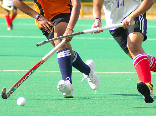 Indian women's hockey team go down 2-4 to Korea. DH File Photo