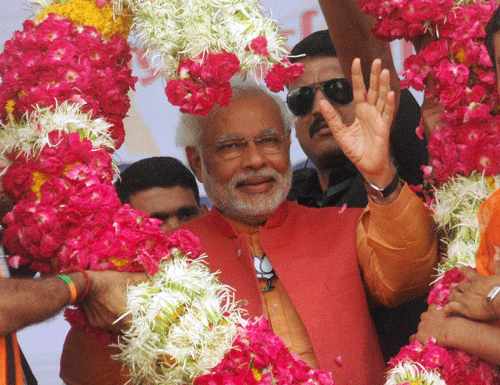 BJP's prime ministerial candidate Narendra Modi on Monday played the ''son-of-the-soil'' card and called upon the people of Gujarat to make history again by electing a prime minister from the state. PTI