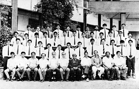 Rajeev Suri is third from right in the last row (circled) in this 1989 batch photograph.