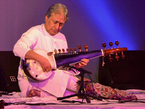 Sarod maestro Ustad Amjad Ali Khan, who believes cricketer Sachin Tendulkar has been honoured with the Bharat Ratna at the right age, says people who have musical talent, like sportspersons, must be encouraged when they are young. PTI file photo