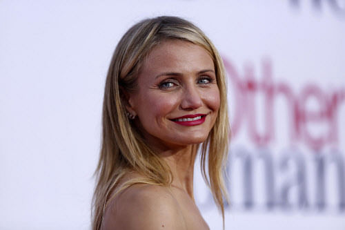 Cast member Cameron Diaz poses at the premiere of the film 'The Other Woman' in Los Angeles, California. Reuters photo