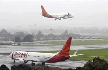 Low-cost carrier, SpiceJet, on Wednesday announced another round of discounts for travellers from tier-two cities like Varanasi, Belgaum and eastern markets by pricing tickets for as low as Rs 1,899. Reuters File Photo