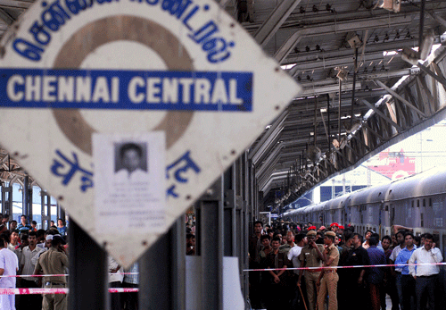 A day after the twin blasts in the Bangalore-Guwahati train claimed the life of a woman techie and injured 14 others, an eight-member team of the National Security Guard (NSG) from New Delhi began its probe by inspecting the Chennai Central Railway station where the incident took place. PTI