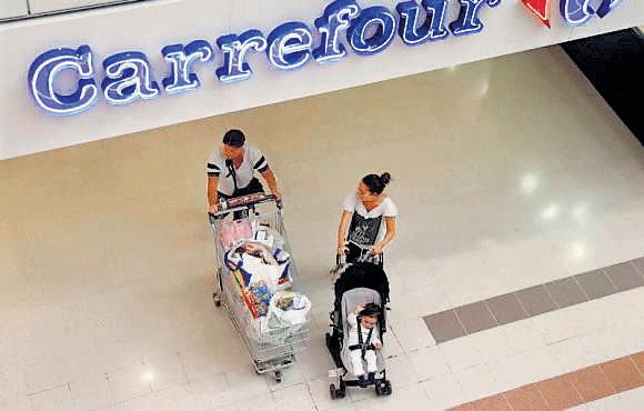 Carrefour operates five wholesale cash-and-carry outlets in India and, after foreign investment rules were eased in 2012, it had been widely expected to set up a chain of supermarkets.