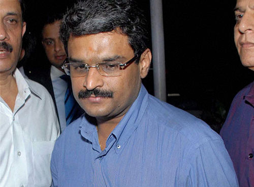 The Economic Offences Wing (EOW) of the Mumbai Police on Wednesday arrested Jignesh Shah, Chairman and group chief executive of Financial Technologies (India) Ltd, in connection with the Rs 5,574.34 crore payments crisis at National Spot Exchange Ltd (NSEL) here. / PTI Photo