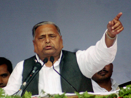 Exuding confidence in formation of Third Front government at the Centre, Samajwadi Party supremo Mulayam Singh Yadav today claimed that Congress has shown inclination in joining the Front. PTI photo