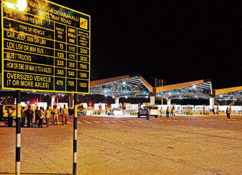 Free concessional passes are given to people who reside  within the 5-km radius of the toll plaza. DH photo