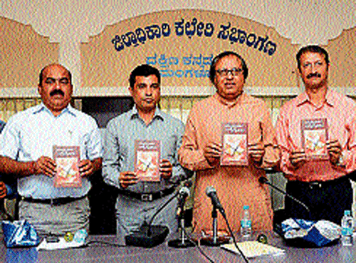 Kannada Development Authority (KDA) Chairman Mukhyamantri Chandru has urged the newly-elected MPs to impress upon centre to evolve an uniform education policy across the country. DH photo