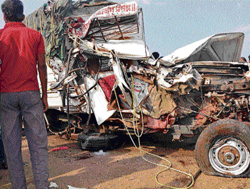 At least 16 people were killed and 12 injured in a head-on collision between a Max pick-up van and a passenger bus near Kodal Hangarga Cross in Aland taluk on the Wagdhari-Ribbanpalli inter-state highway, about 28 km from here, in the wee hours of Monday. DH photo