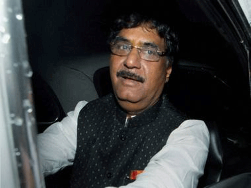 The news of senior BJP leader Gopinath Munde's death in an accident early Tuesday shocked Maharashtra's political circles. PTI file photo