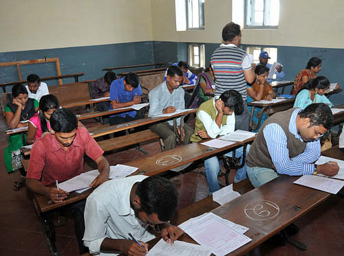 There has once again been goof-ups in the questions for the JEE-Advance test: Four of the 60 multiple-choice questions listed in the Paper-1 of the test had alternate correct answers, which were not originally proposed. File photo - DH. For representation
