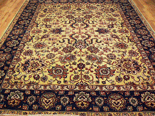 charming: Carpets with floral motifs are very popular.