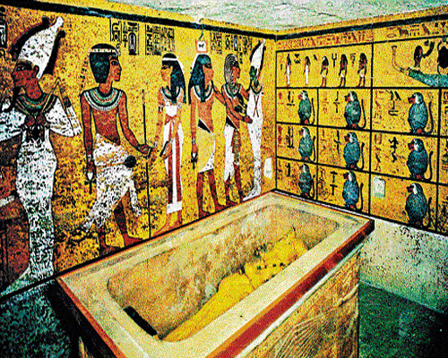 Similar An exact replica of Tutankhamun's tomb was created using the new 3-D laser scanning system.