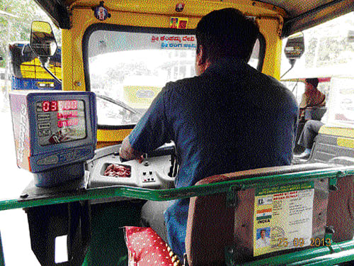Even as the extended deadline for getting auto rickshaw meters calibrated ends on Thursday (June 19), about 45,000 auto rickshaws in the City that are still plying with old meters, will face action from Friday. / DH Photo