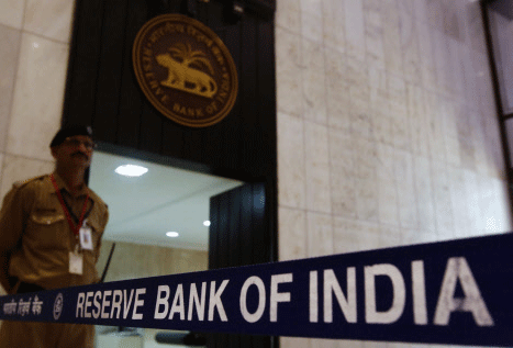 The Reserve Bank of India (RBI) on Thursday permitted residents and non-residents, except Pakistanis and Bangladeshis, to carry up to Rs 25,000 in Indian currency notes while leaving the country. Reuters File Photo